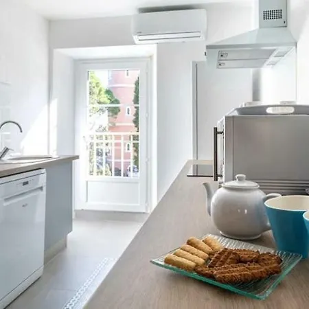 Apartment L'ile-rousse Sleeps 2 Air Con Wifi